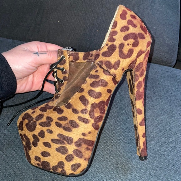Leopard print Heels - Picture 2 of 5